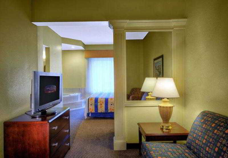 Springhill Suites Milford Extérieur photo